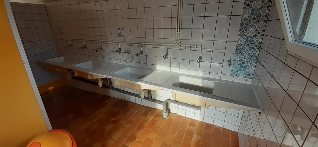 Tente Cabane Du Camping Hautoreille Bannes  Exteriör bild